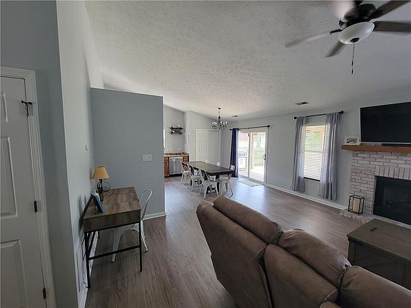 5th image of 80 Southway Dr