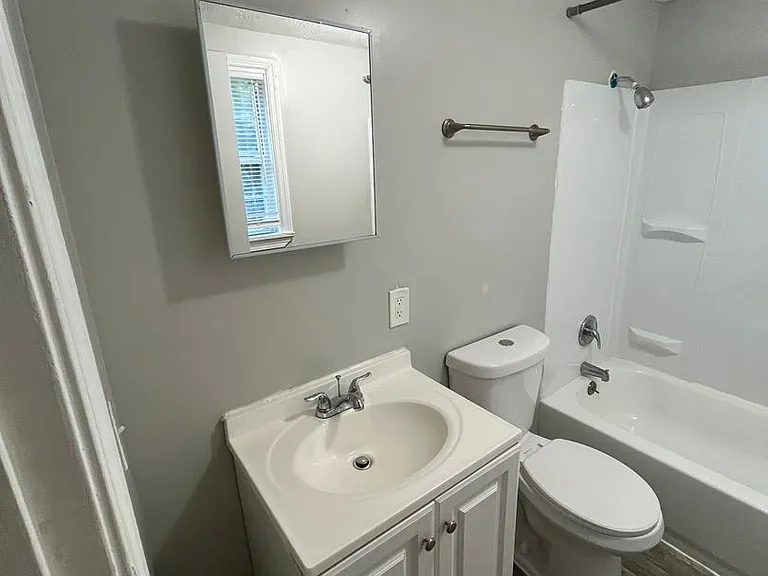 824 Winston Rd — Photo 23