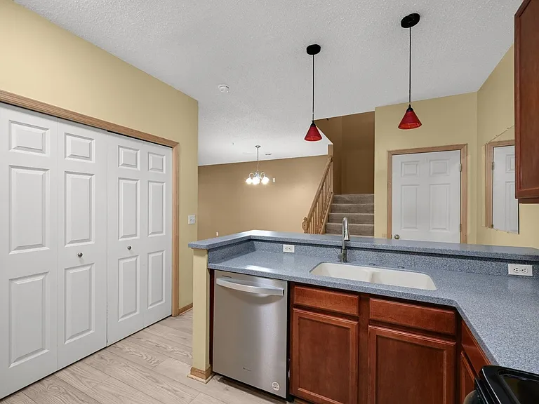 3049 Chamberlin St N #6 — Photo 7