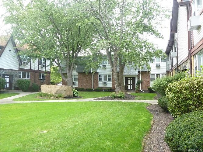 1st image of 23 Somerset Dr APT 13D