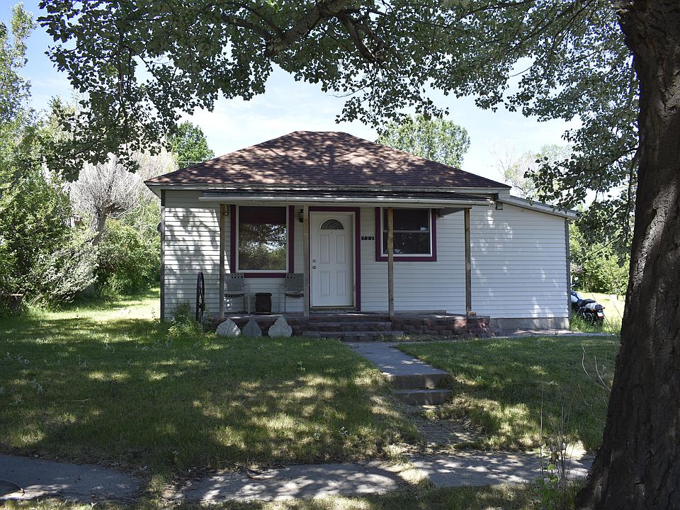 1st image of 722 S Linn St