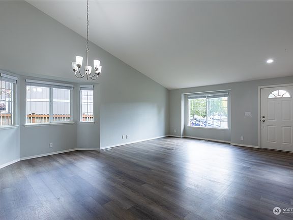 5th image of 15633 Canby Drive SE