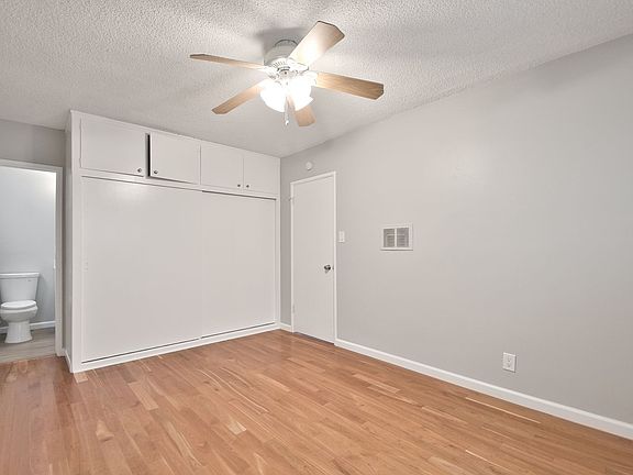 5th image of 221 39th St #221