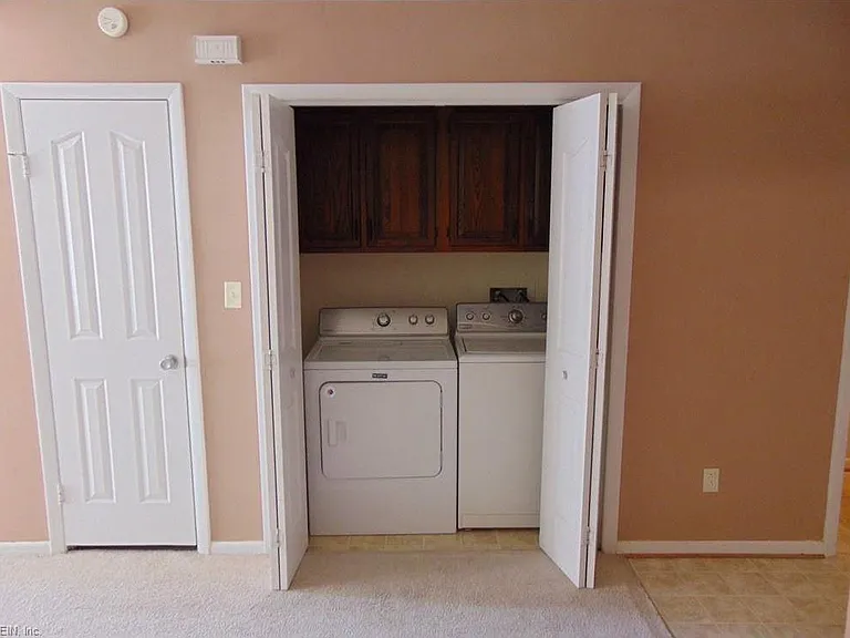 125 Wexford Dr E — Photo 15