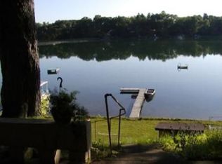 59916 Oakwood Bch, Three Rivers, MI 49093