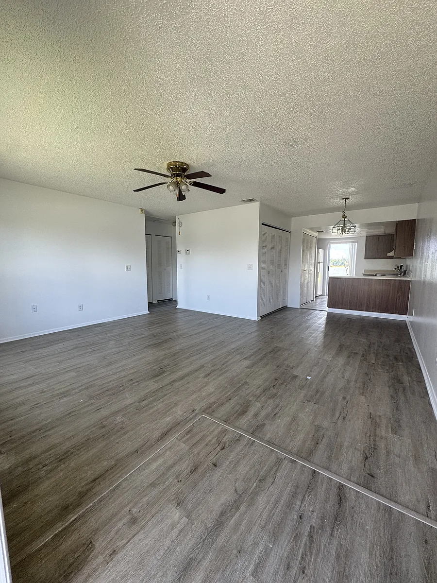 Building Photo - 37 Las Brisas Way
