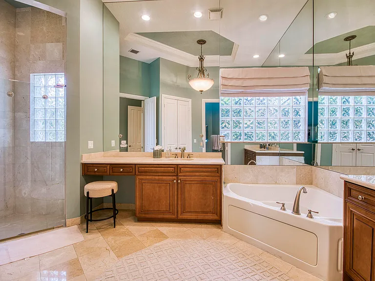 7049 Isla Vista Dr — Photo 30