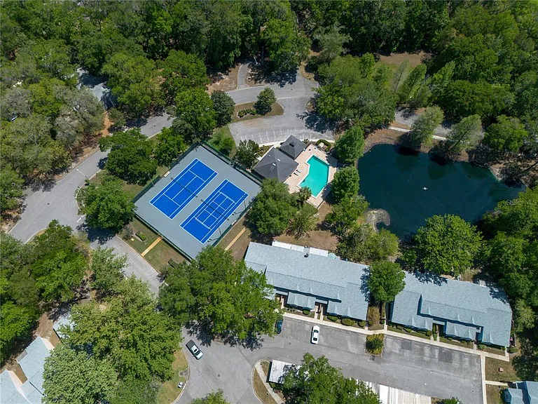350 NW 50th Blvd #350 — Photo 26