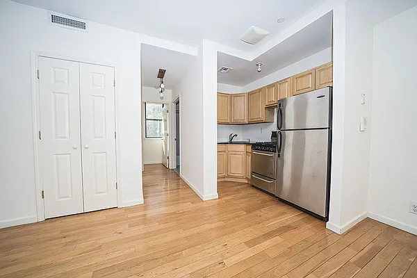 Rented by Level Group | media 14