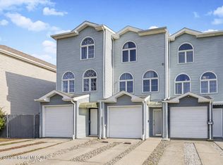 18 Saint Johns Ave, Staten Island, NY 10305