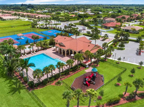 976 Bent Creek Drive, Fort Pierce, FL 34947