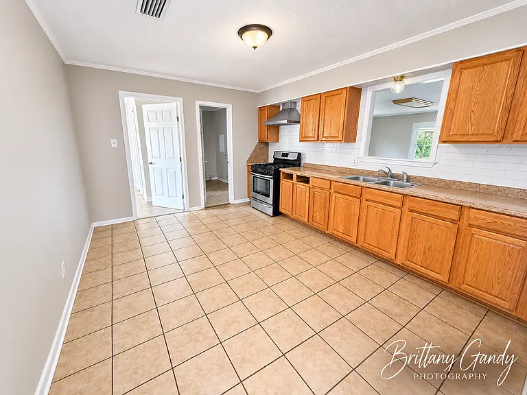 5309 Daffodil St — Photo 11