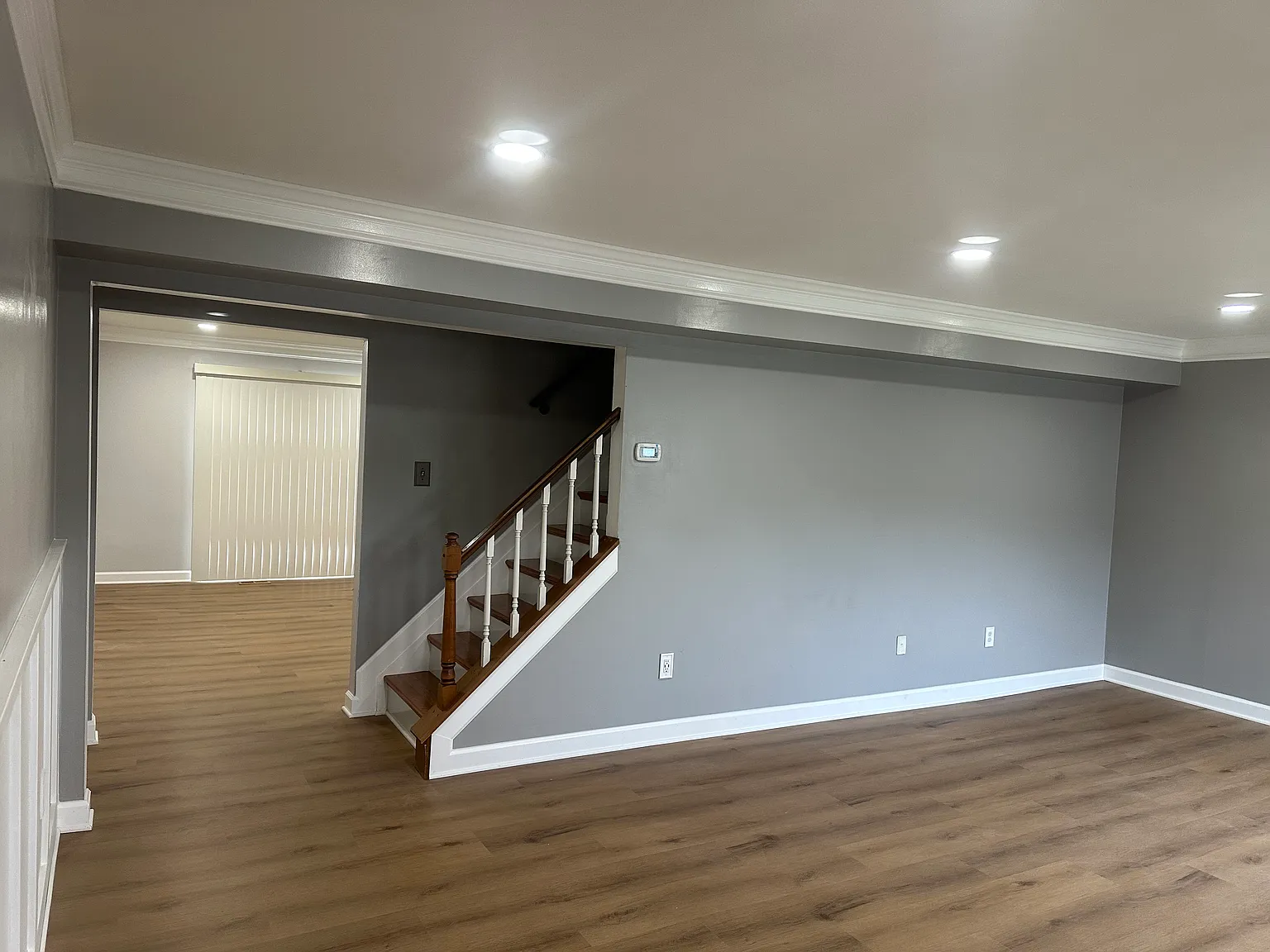 4 bed, 1.5 bath, 2040 sqft, $3,200 — Photo 2