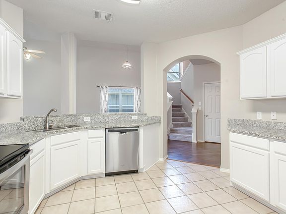 5th image of 9817 Hedge Bell Dr
