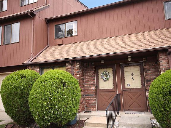 2nd image of 45 Pamela Ln