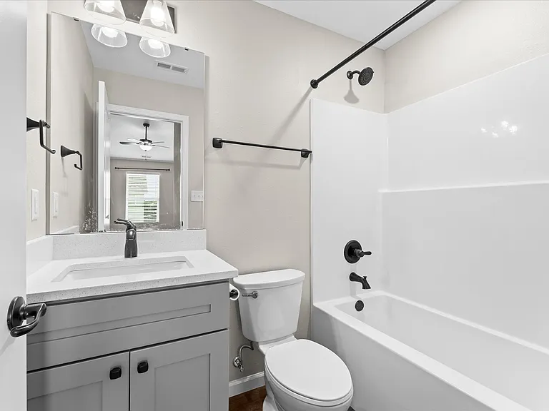 708 Harbor Woods Dr #C — Photo 12