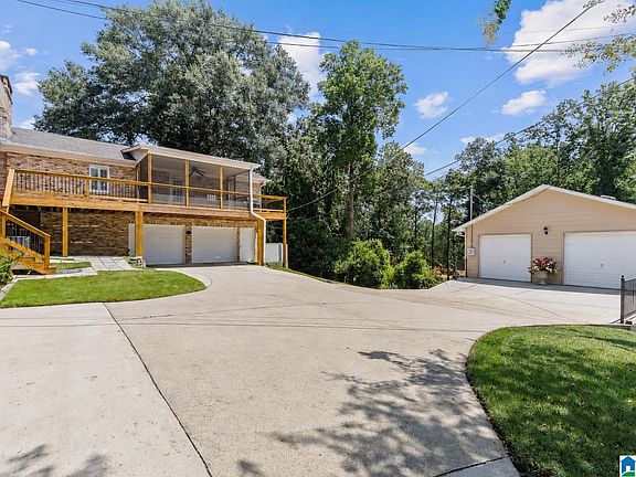 5th image of 1417 Round Hill Rd