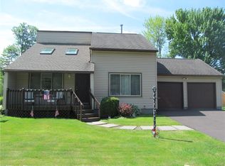 6104 Gaspe Ln, Cicero, NY 13039
