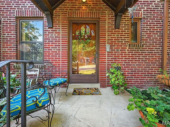 3rd image of 8128 Cornell Ct