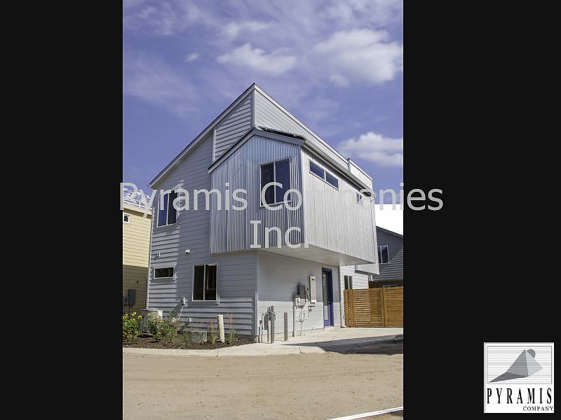 1st image of 330 Clay St #5