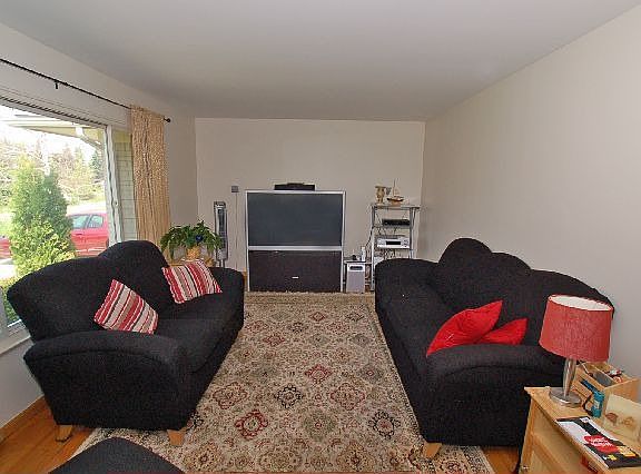 4th image of 8027 Dungarvin Dr