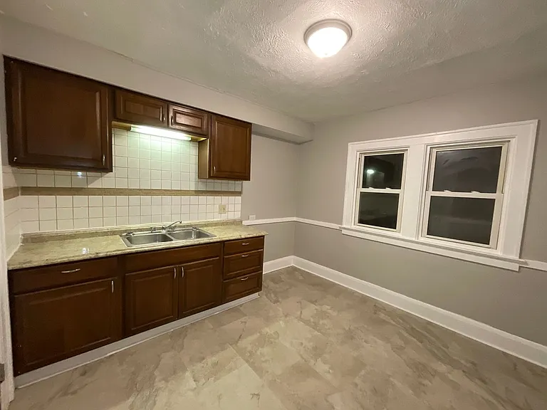 10012 Greenview Ave — Photo 15