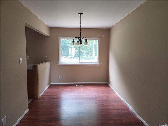 4th image of 7 Town House Dr #7