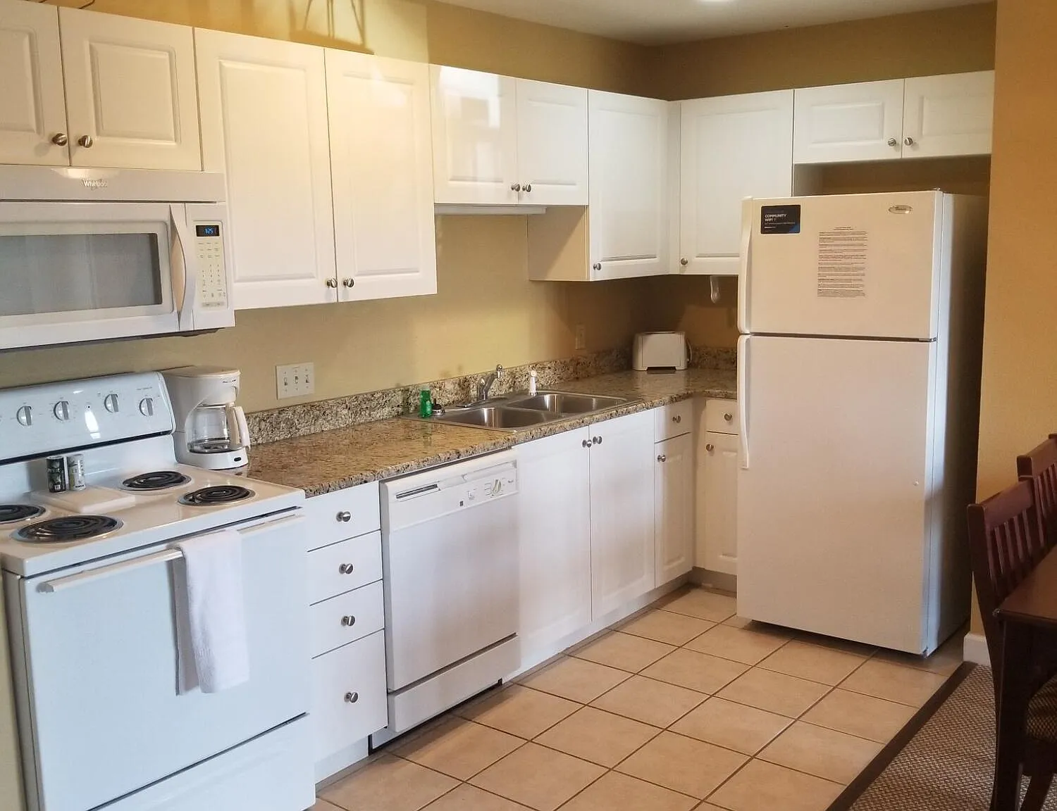 2 bed, 2.0 bath, 990 sqft, $1,700 — Photo 4