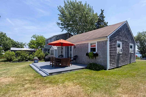262 Riverside St Photo 1