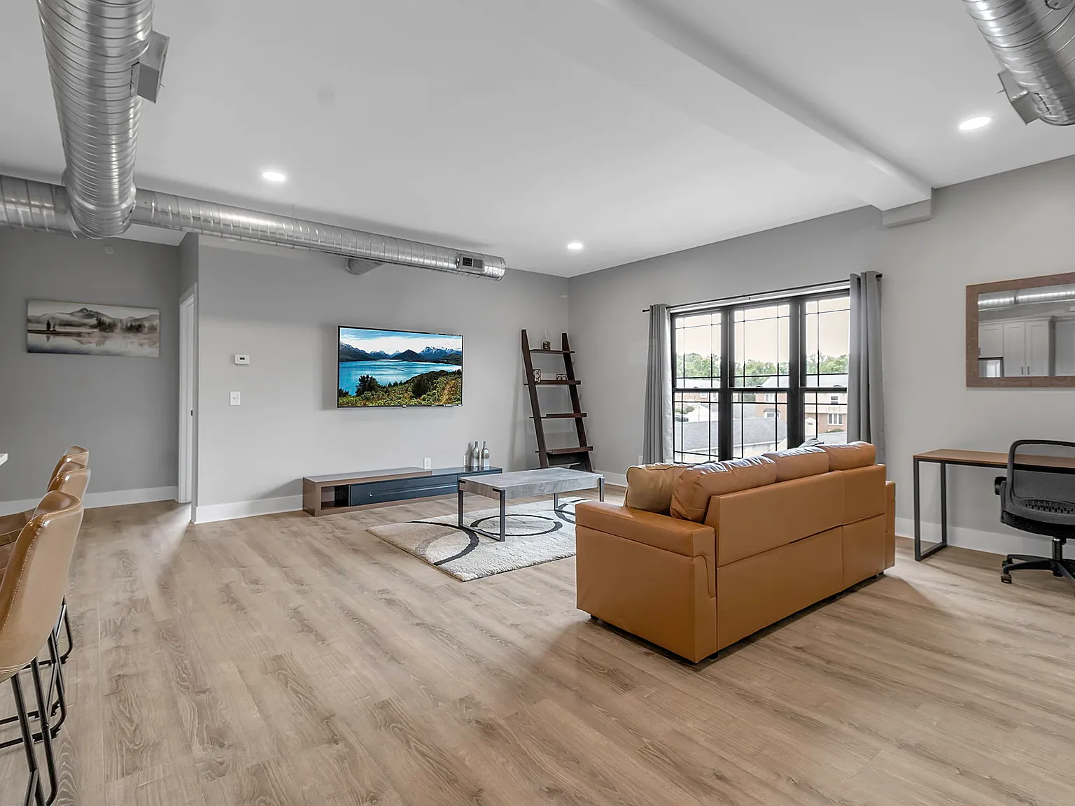 2 bed, 1250 sqft, $2,000 — Photo 3