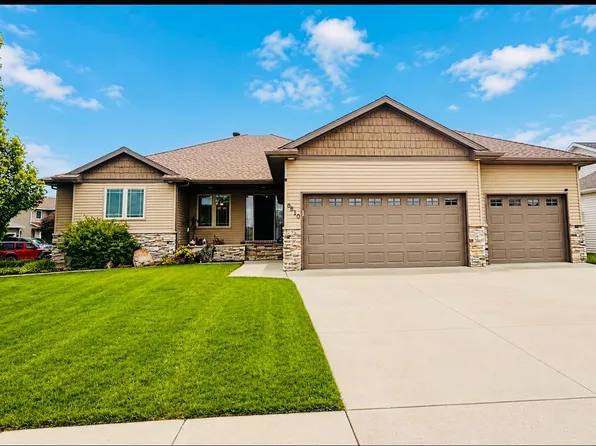 6810 24th St S, Fargo, ND 58104