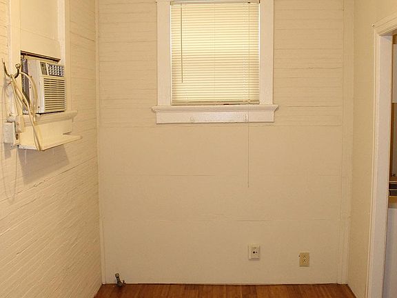 3rd image of 418 Octavia St #A