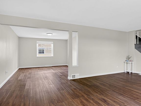 5th image of 9 Chapel Dr