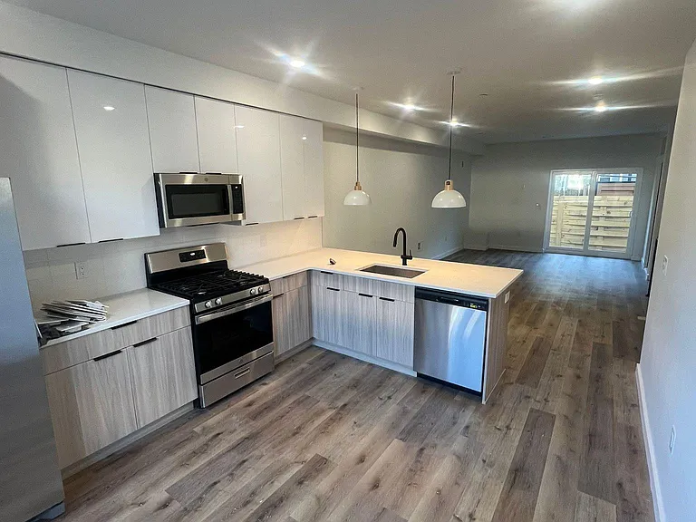 1501 S 25th St #11 — Photo 8