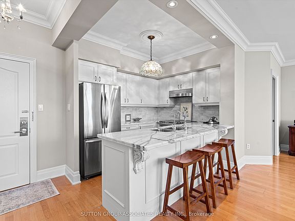 3rd image of 18 Wanless Ave #Penthouse 6