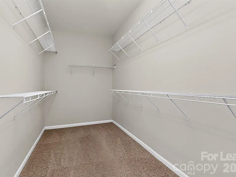 10229 Blairbeth St — Photo 23