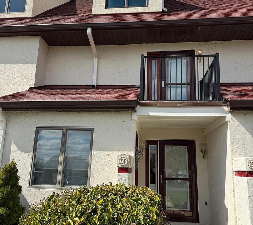 1st image of 23 Queen Victoria Way