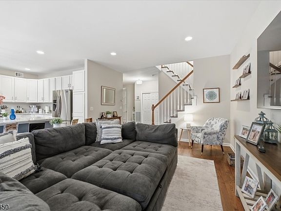 5th image of 45 La Costa Dr