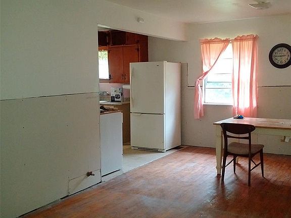 4th image of 2032 Orange Acres Dr