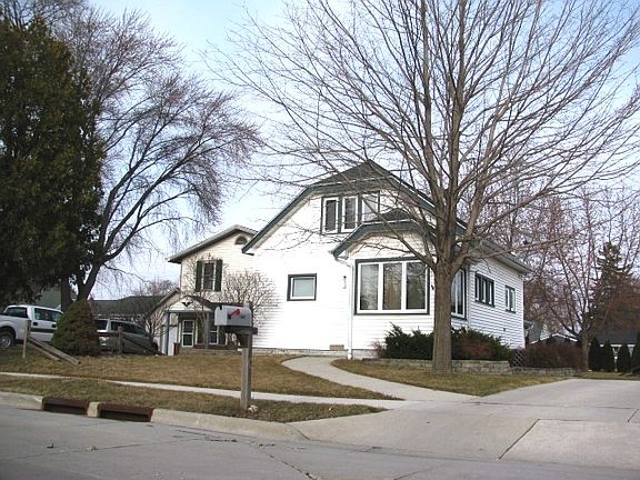 4th image of 1423 N 31st St