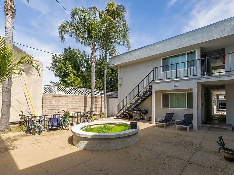 17405 Van Ness — Photo 37