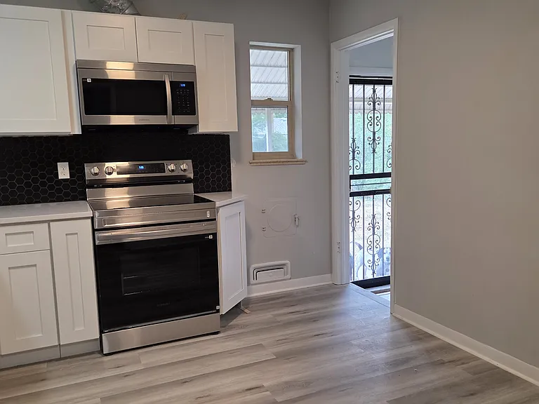 2131 S Yates St — Photo 6