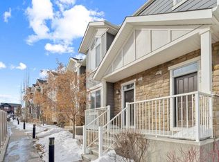 645 S Evanston Mnr NW, Calgary, AB T3P 0R9