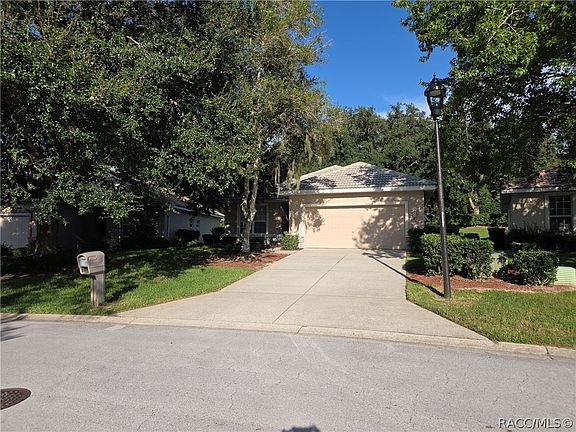 3rd image of 836 W Silver Meadow Loop