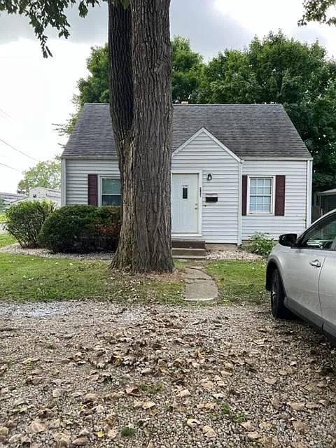 2421 S Beacon St photo 1