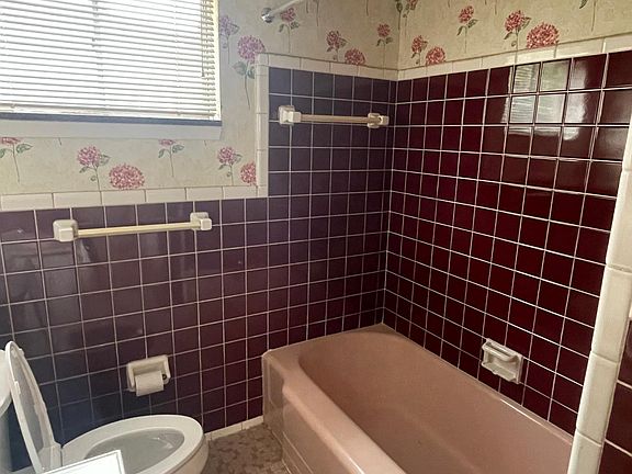5th image of 28536 Jane St