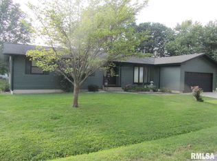 202 N Harris St, Auburn, IL 62615