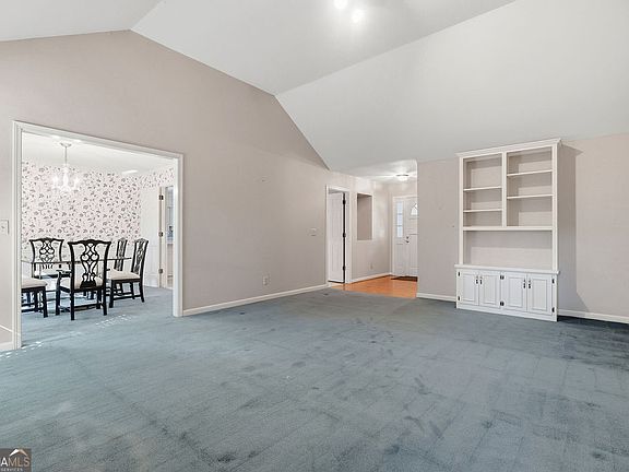 3rd image of 8 John St