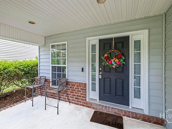 4th image of 85 Oak Ridge Circle