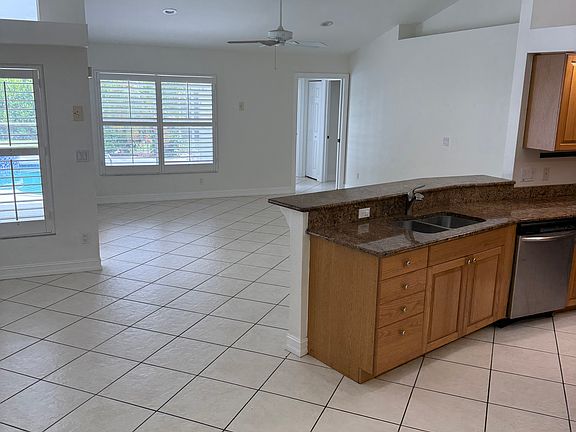 3rd image of 1166 Royal Palm Dr